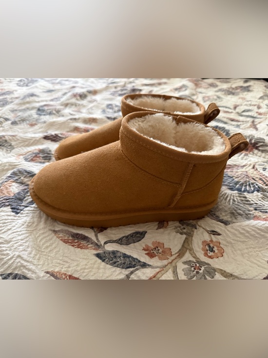 Project Cloud Shoes - Women’s fuzzy booties